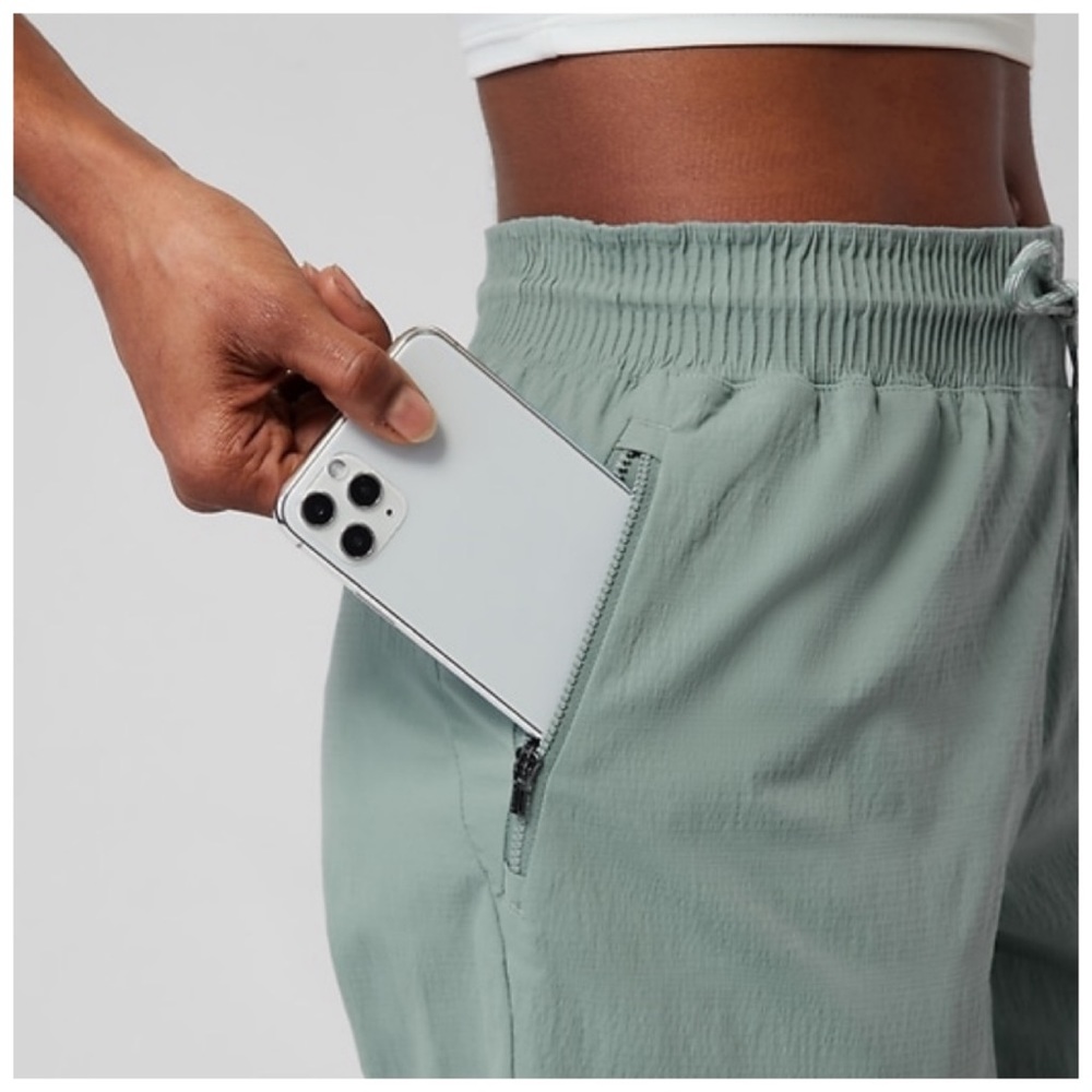 🔥NWTS-$90 ATHLETA Trekkie Straight Crop Pants 6 Relaxed Cute Drawcord Waist - Picture 4 of 8
